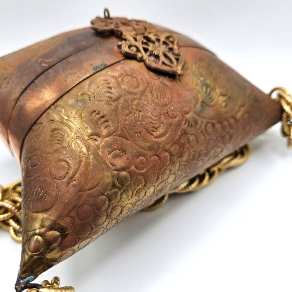 VINTAGE Brass and Copper Metal Pillow Box Embossed Purse Bag - Picture 4 of 8